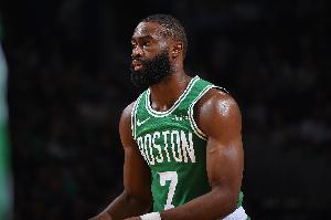 杰伦-布朗：相比上赛季我们损失了五位球员 要找到替代需要时间