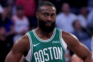 记者：凯尔特人新赛季的三大目标 拼篮板、造失误、全力提速