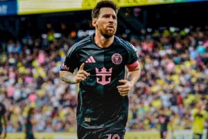 900球指日可待！梅西今年各赛事49场42球，生涯进球数来到892球