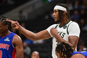 特纳战旧主先发！雄鹿客战步行者：字母+特伦特+AJ-格林+罗林斯