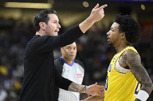 流感之战乔丹附体！小史密斯：今晚是带病上阵绝不会错过上场机会