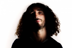 切尔西发布欧冠客战卡拉巴赫海报：库库雷利亚单人出镜