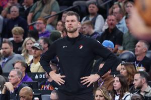 斯普利特：今晚依旧会使用多人轮换 双向球员们也会准备好上场