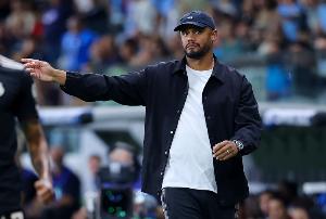 拒绝捧杀！孔帕尼：11月不会发欧冠奖杯 16连胜不意味着我们很强